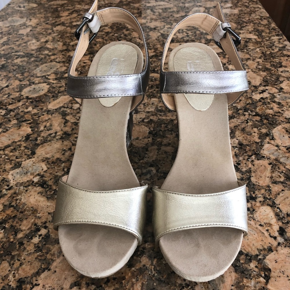 Light gold/silver wedge heels. - Picture 2 of 3